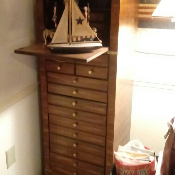 Dresser Set - Picture 1 of 3